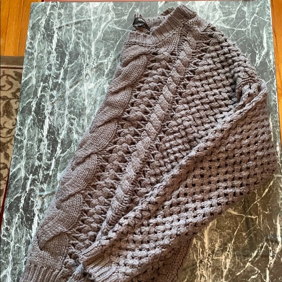 Women’s Knit Sweater - Picture 4 of 4